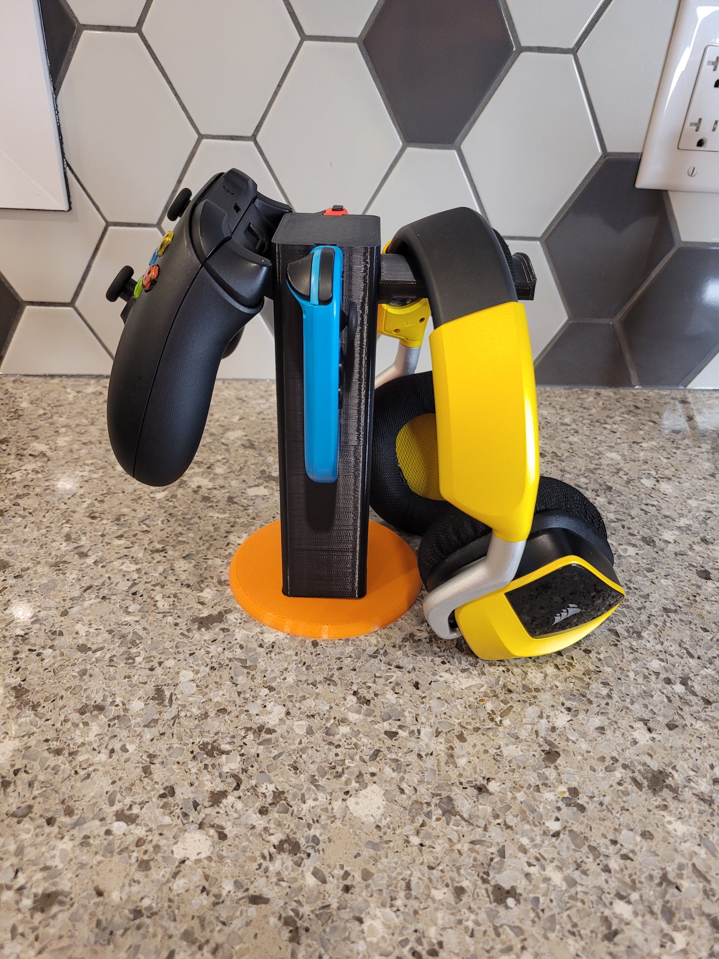 Gaming accessories stand