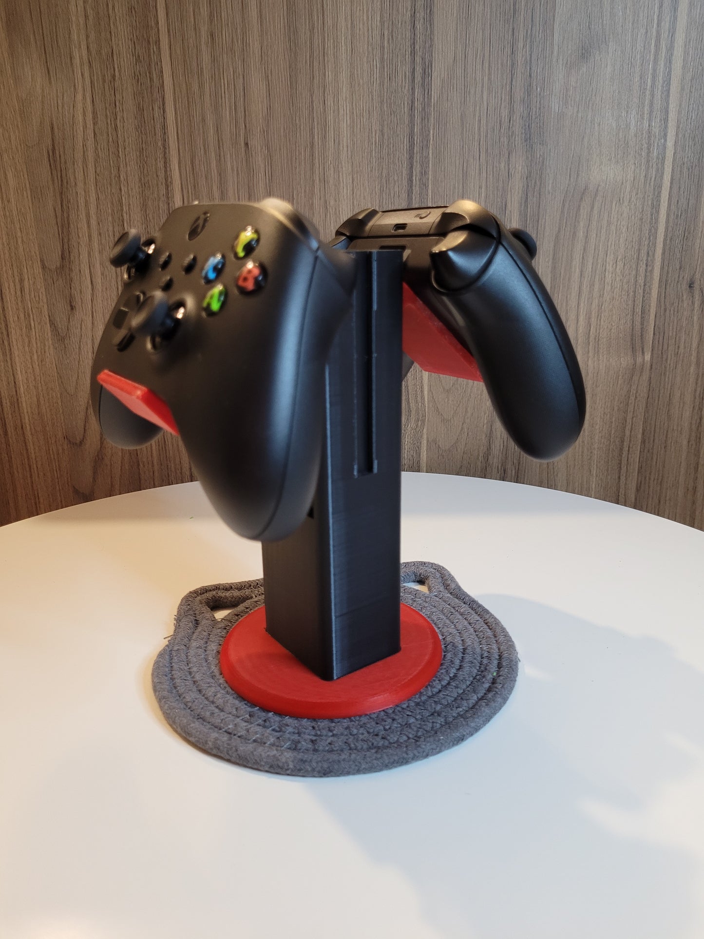 Gaming accessories stand