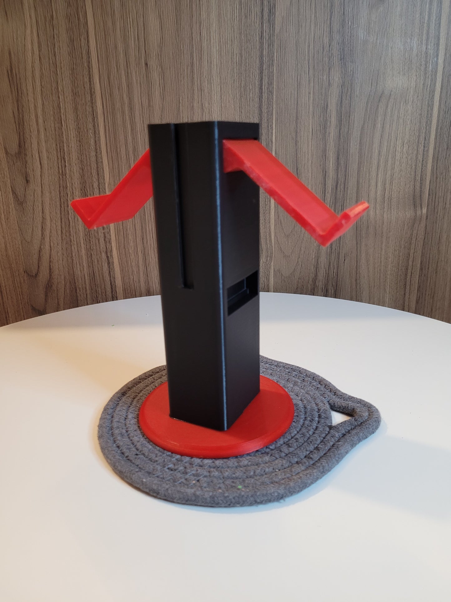 Gaming accessories stand